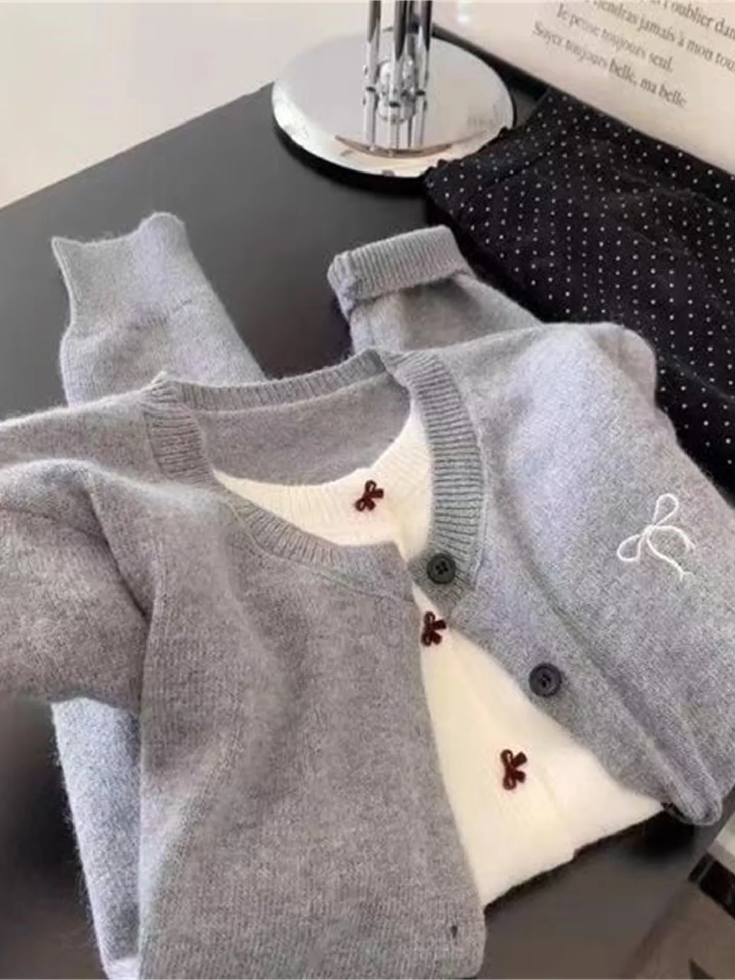 

Gentle Wind Soft Knitted Sweater Women's Loose Style Embroidered Top Fake Two-Piece Ensemble Autumn Fashion Korean Style