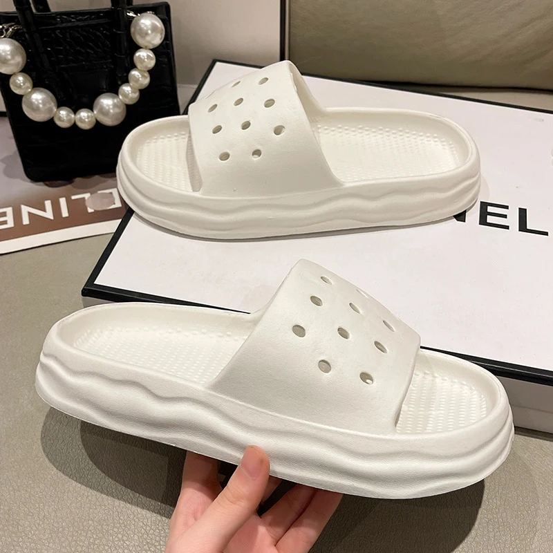 2024 Shit-stepping Slippers For Women Summer Outerwear Casual Non-Slip Bathroom Shower Indoor Household Sandals And Slippers