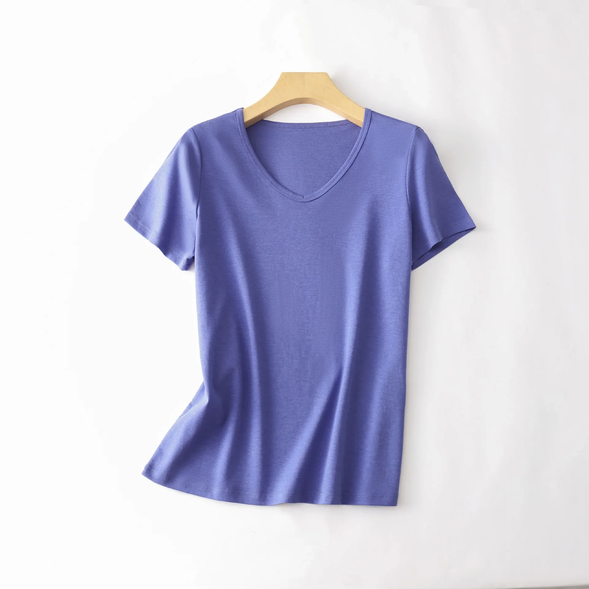 J040 camiseta fresca con cuello en V para mujer, camisa base de color sólido, camiseta de manga corta para mujer, top de algodón mercerizado para mujer