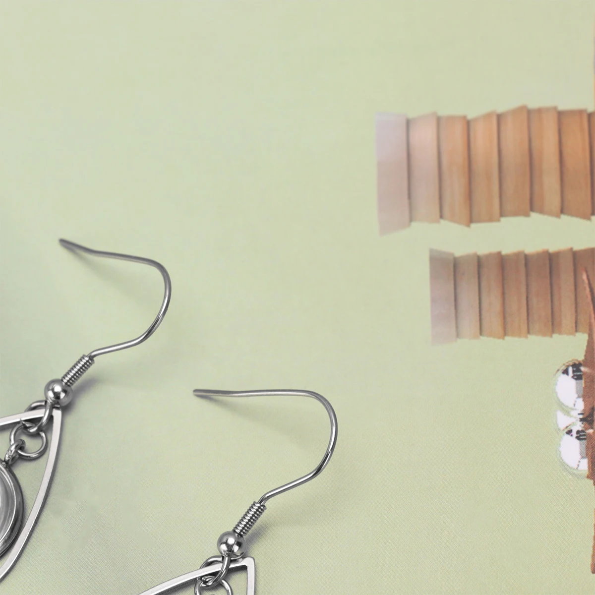 

20 PCS Ear Hook Bottom Support Time Earring Jewelry Material Earrings Teardrop Trays with Bases
