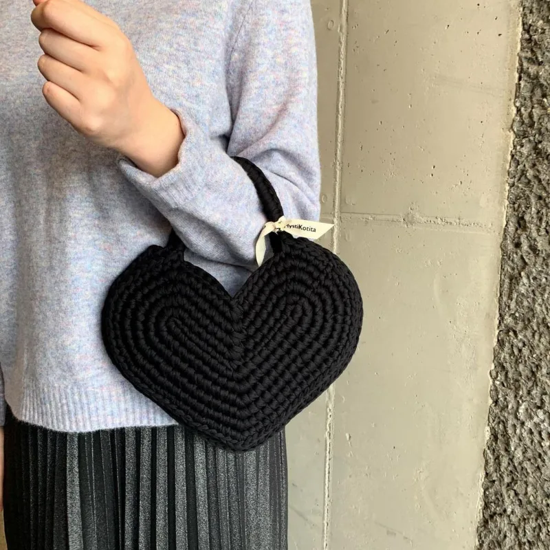 Hand-crocheted Wool Heart-shaped Valentine's Day Hot Selling Women's Gift Single Shoulder or Hand Carrying Multi-purpose Bag