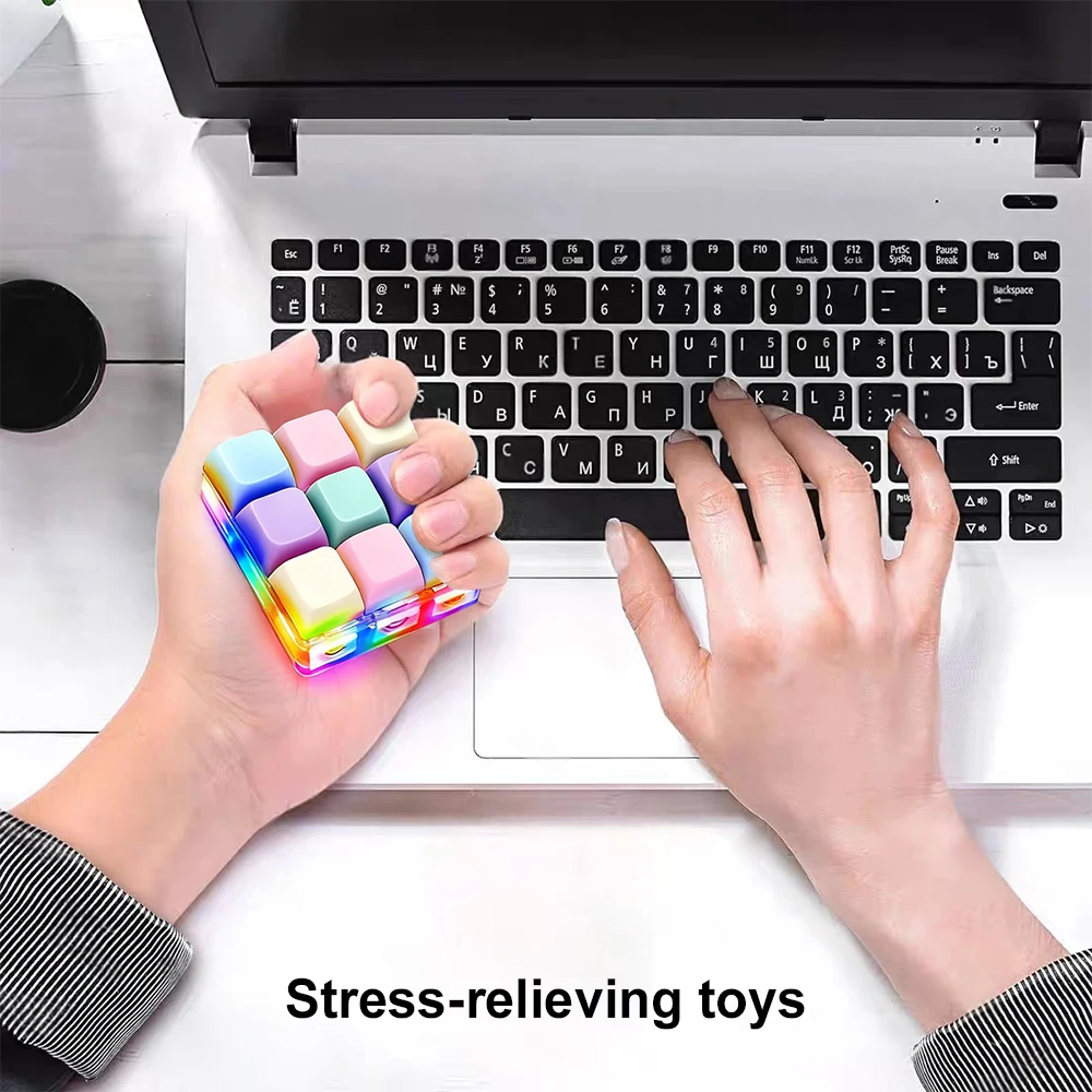 4/9 Keys Keyboard Keychain Stress-Relief Toys Clicking Keyboard Toy DIY Button Keycap Keyring Creative Gifts for Kids Friends