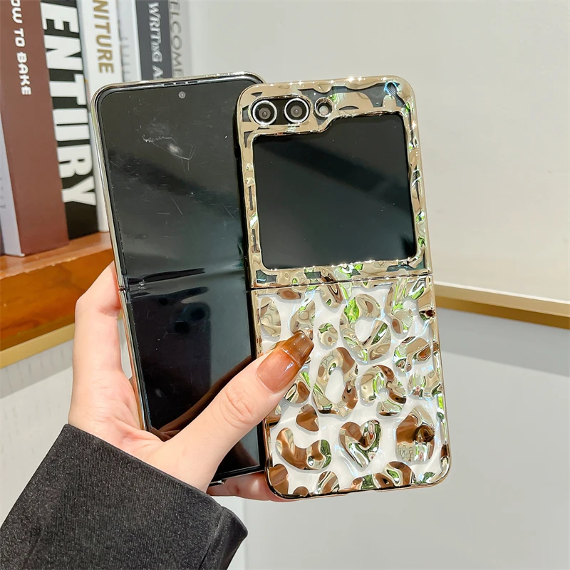 Luxury Folded Texture Leopard Print Phone Case For Samsung Galaxy Z Flip 6 5 4 3 Flip5 Flip4 Flip6 5G Cover Silicone Cute Cases