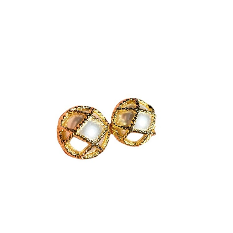 Baroque Style Women Luxury Rouned Rhinestone Earrings Hollow Reticulation Crystal Vintage Stud Earring Elegant Lady Ear Rings