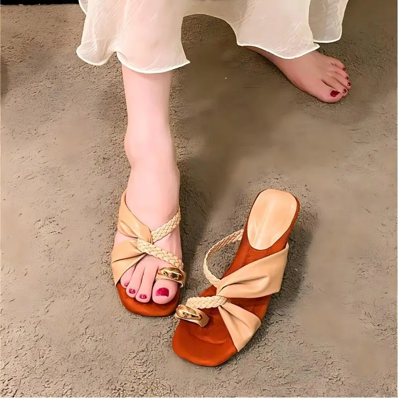 Sandalias Trenzadas de Mujer Tacón Bajo Kitten Elegantes Zuecos Mules con Anillo de Dedo Chanclas Cruzadas Plisadas Zapatos de Fiesta Lujo Sexy para Vestir Moda de Verano Calzado de Dama Playa Casual Confort