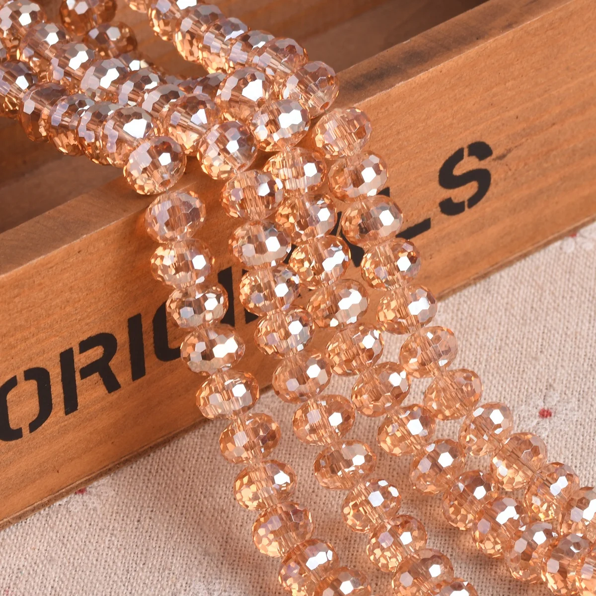 NBEADS 100 Pcs Perles en Verre Transparent Sans Trou, 10mm Boules Transparentes Perles Rondes Non Percées Perles de Cristal Sphère de Verre pour la Fabrication de Bijoux Décorations