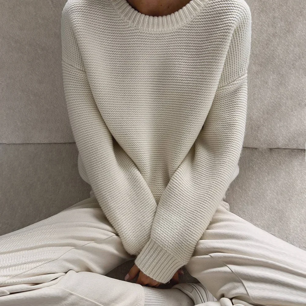 

Round Neck Knitted Sweater European and American 2024 Autumn and Winter Simple Lazy Pullover Pure White Round Neck Sweater