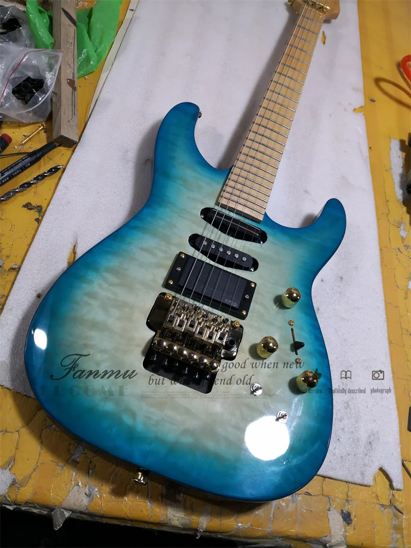 Tran Blue Electric Guitar PC-1 Body Squilted Maple Veneer Maple Fingerboard Tremolo Bridge SSH Pickups Active Battery Gold Tuner