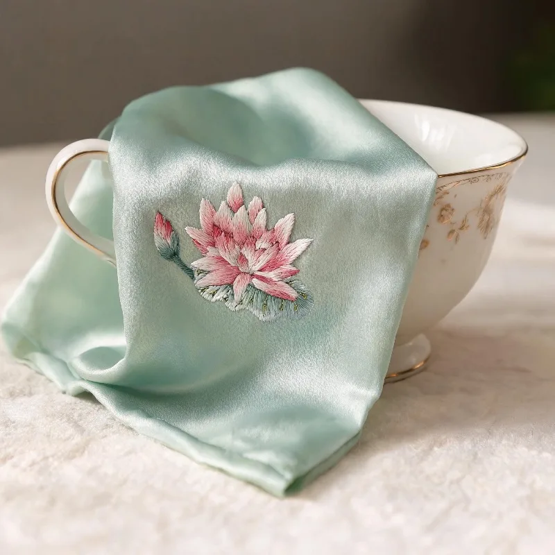 35X35CM Handmade Suzhou Embroidered Silk Handkerchief Washcloth
