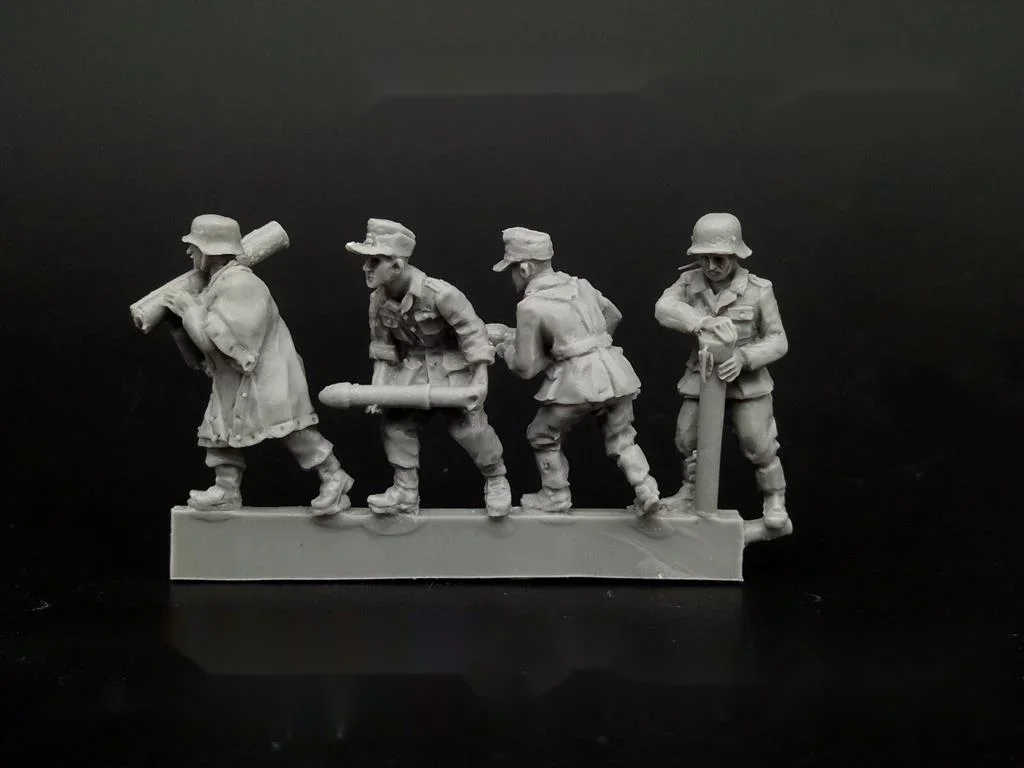 1/72 Die-cast Resin Soldier Artillery Group Of 4 Unpainted