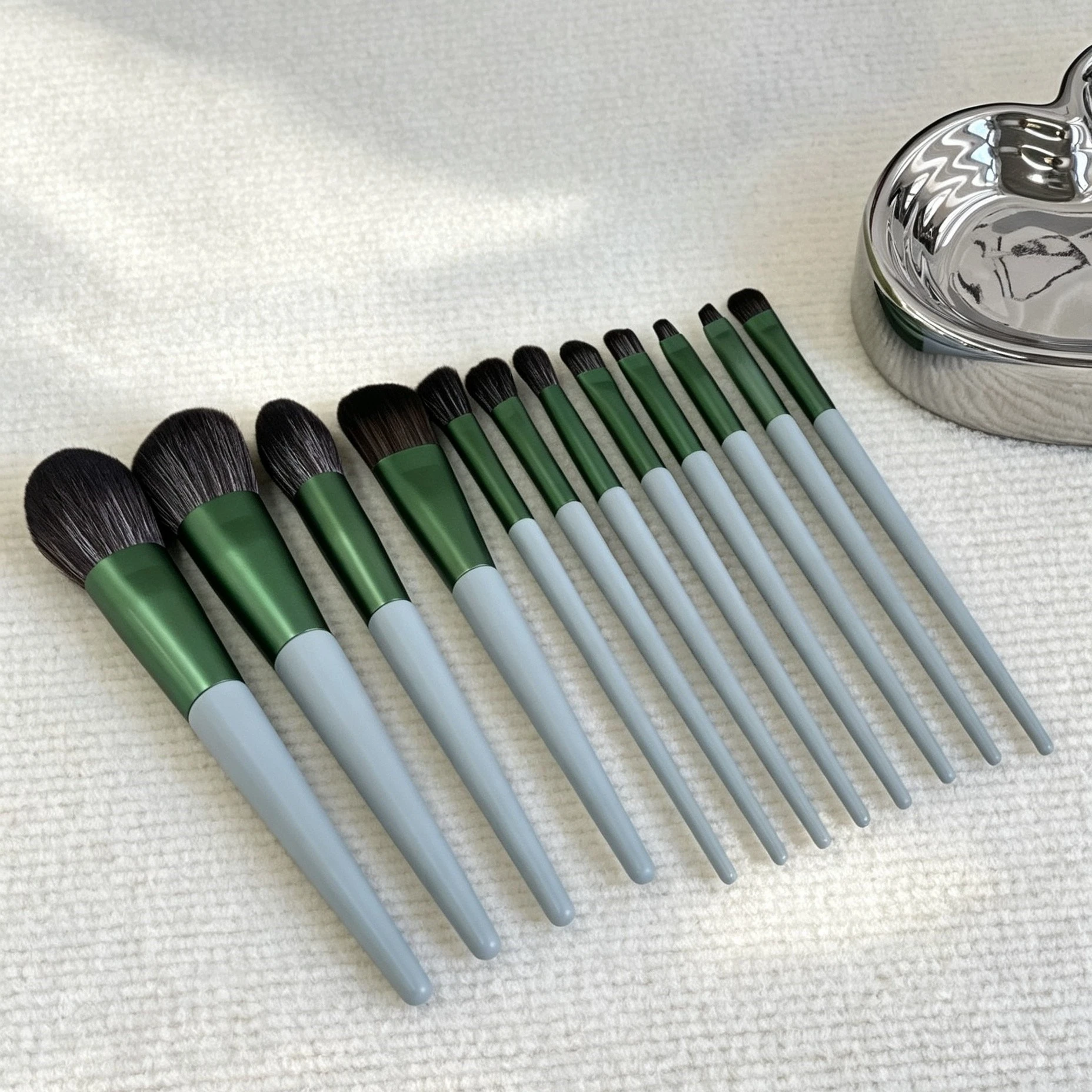 Brand Special Offer 12-Piece Professional Makeup Brush Set Suitable for Face and Eyes Multi-functional Makeup Tool Perfect Gift