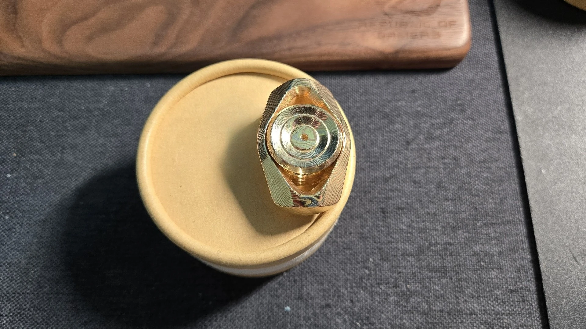 

"Hibernating goose, gravel, air, copper horse" decompression toy EDC