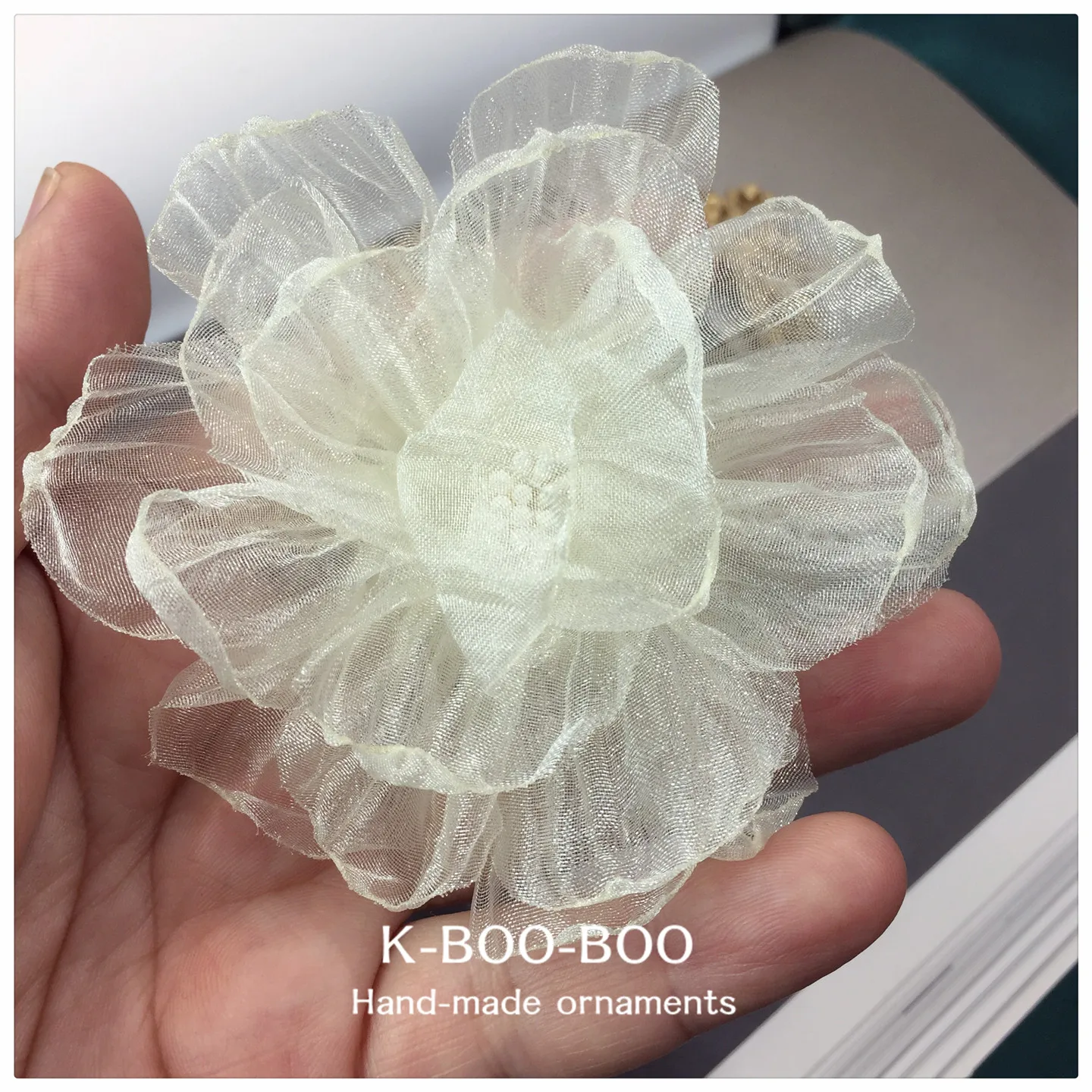 Chinese Style Off White Sheer Organza Flower Brooch Pin Lucky Auspicious Elegant Versatile Accessory For Women Coats Cardigans