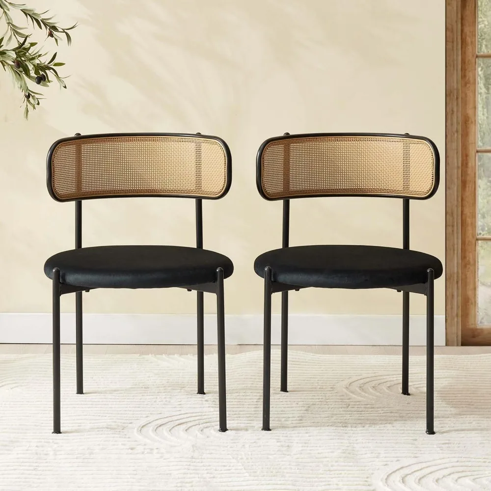 زوج من كراسي تناول الطعام الحديثة المنجدة من مخمل الروطان في منتصف القرن مع مساند ظهر قصب، وكراسي طعام للمطبخ باللون الأسود #6