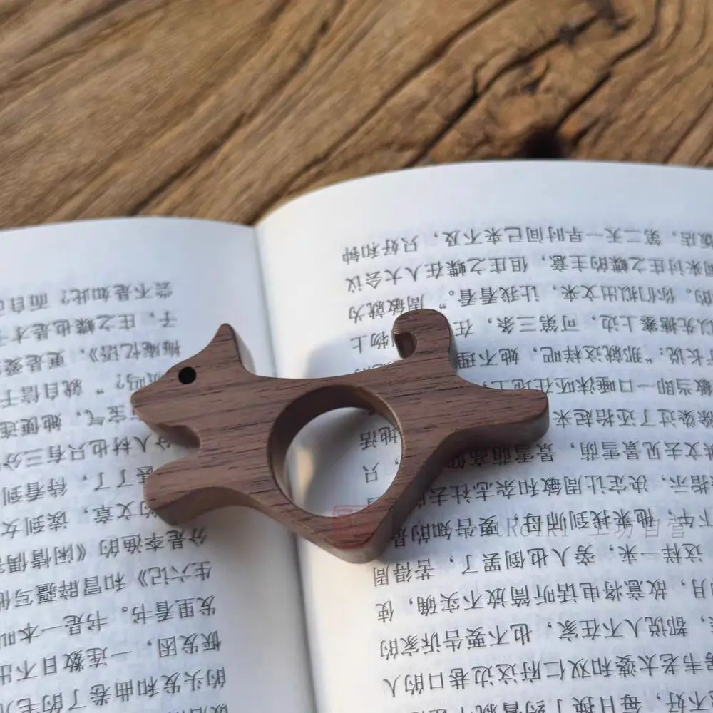 Anti-Slip Wooden Thumb Bookmark Cat Shape Pet Design Book Page Holder Handmade Dog Shape Pages Guide Marker School Supplies