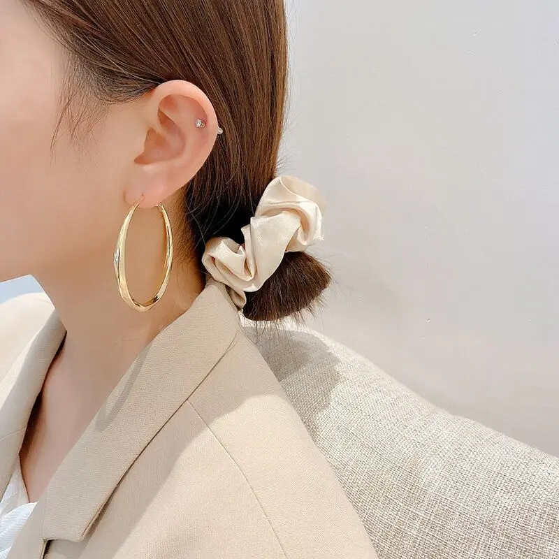 2021 New Ladies S925 Post Hypoallergenic Bold Textured Small Chunky Hoop Earrings Korean 14k Gold Plated Hoop Earrings for Girl