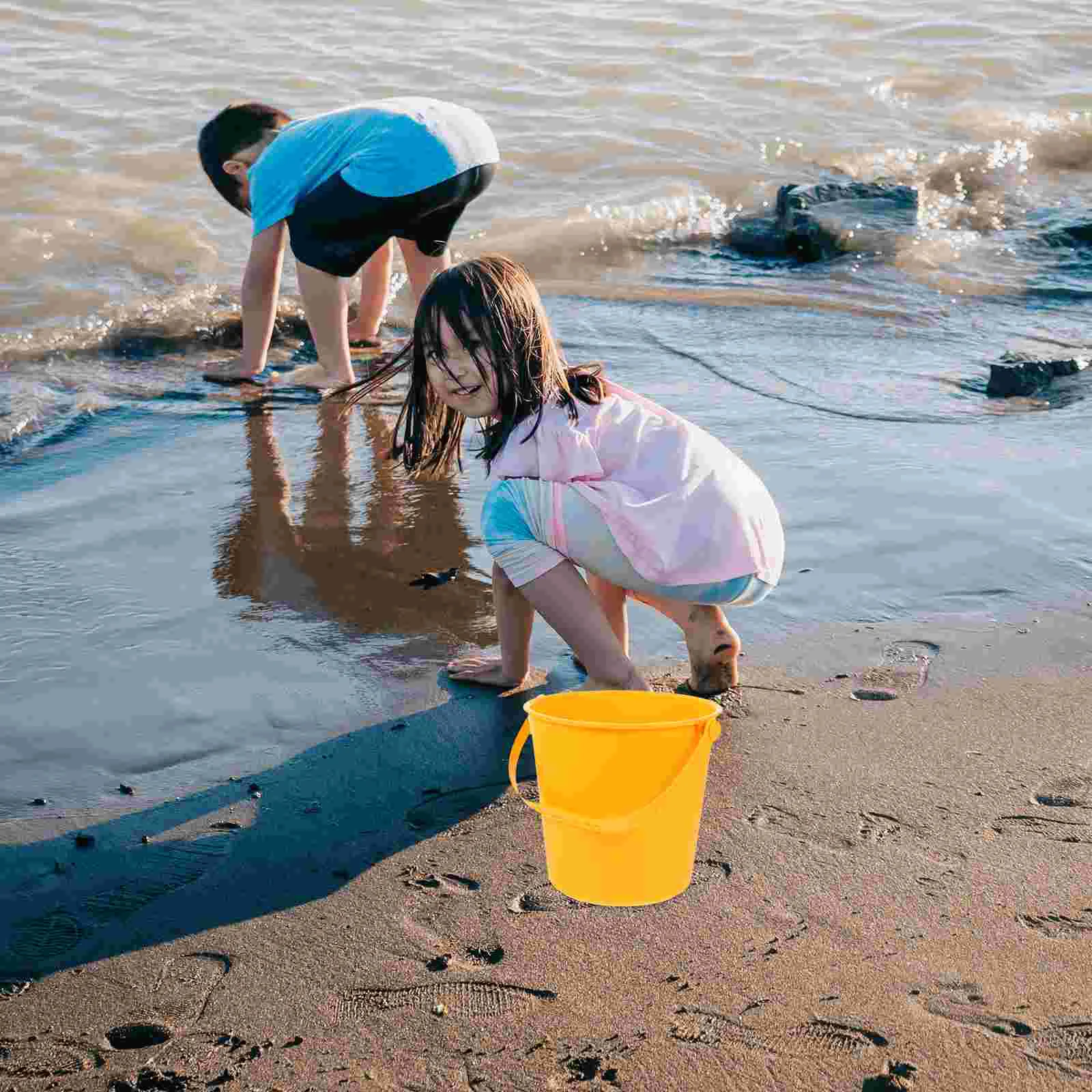 Giocattoli secchio da spiaggia gioca sabbia portatile multiuso per bambini secchi leggeri all'aperto che giocano a rosso