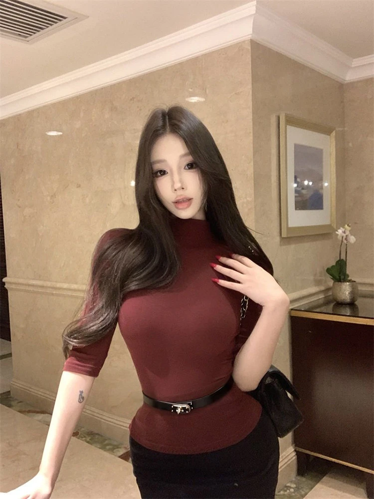 

Красная приталенная футболка женская, весенняя, с рукавом до плеча, с эффектом утяжки на талии, модный базовый топ с полурукавом