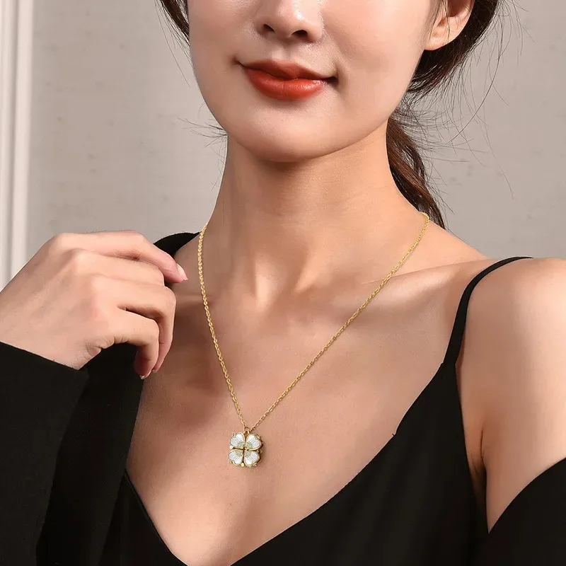 Women's heart-shaped collarbone necklace, four-leaf clover heart-shaped necklace, short and elegant style, two-piece set