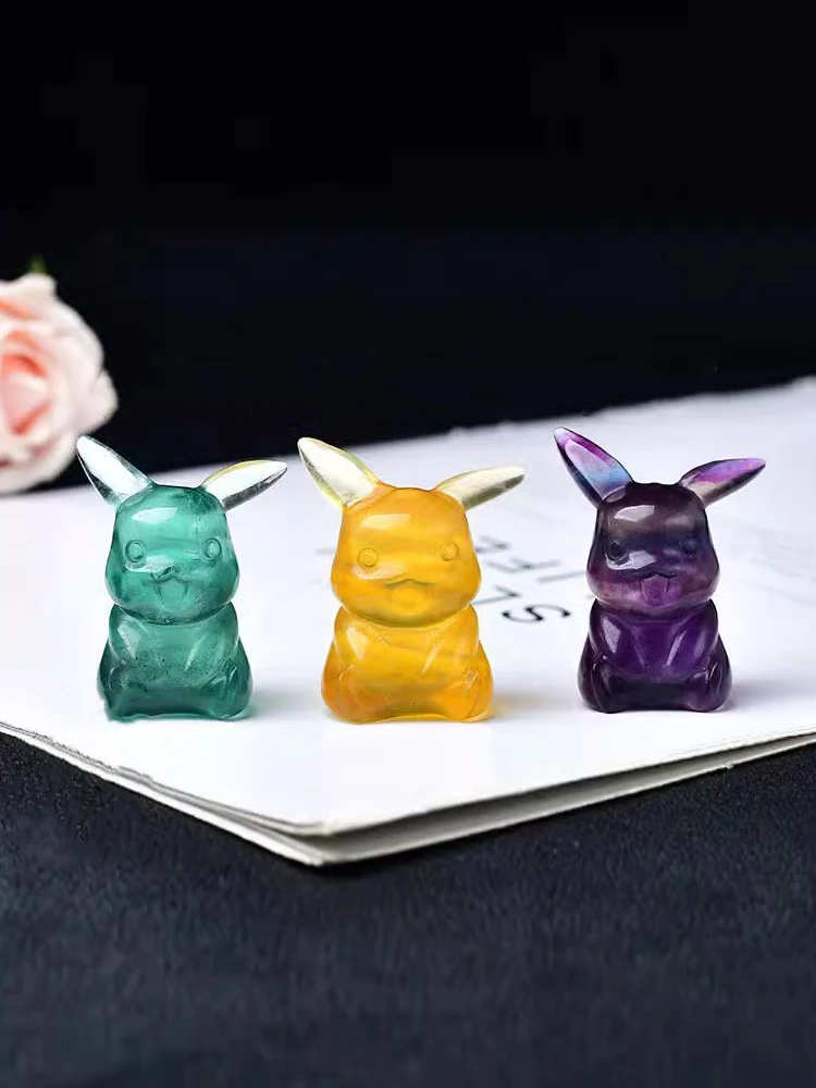 天然蛍石ピカチュウフィギュアクリスタル原石彫刻漫画アニメ人形子供新年ギフト家の装飾収集品