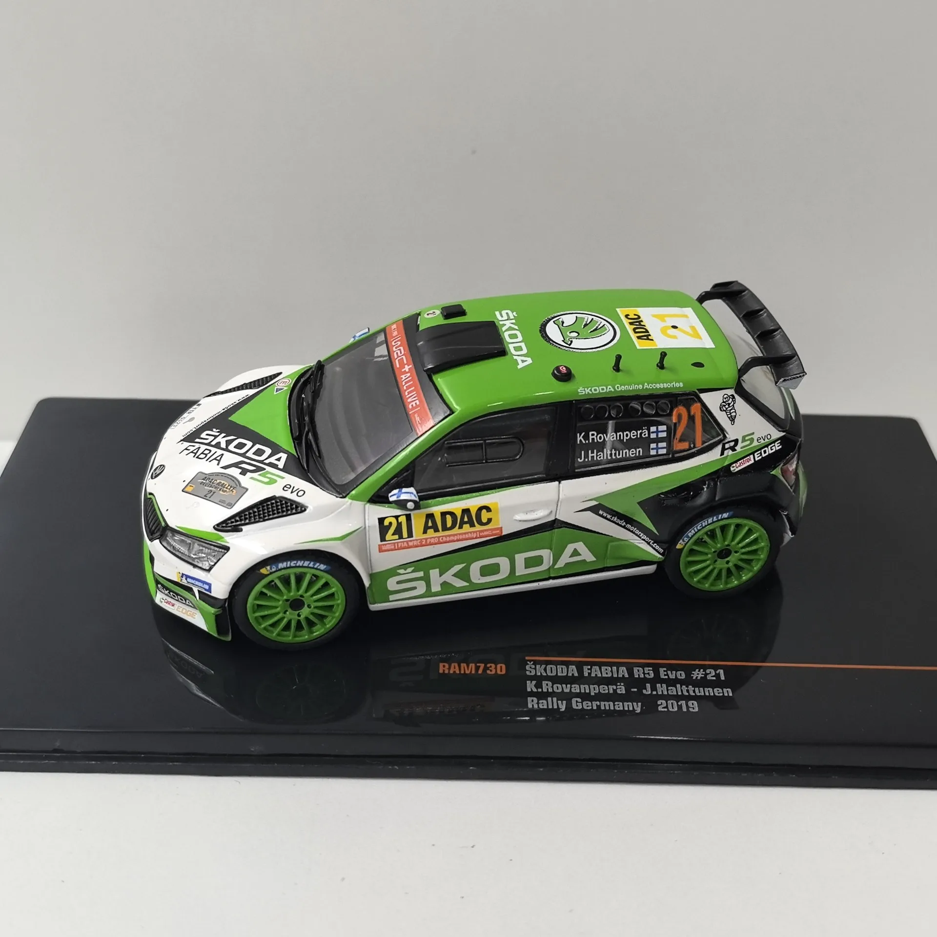Diecast IXO 1/43 Scale #21 SKODA FABIA EVO 2019 Skoda Car Model Collectible Toy Gift Souvenir Display Ornament