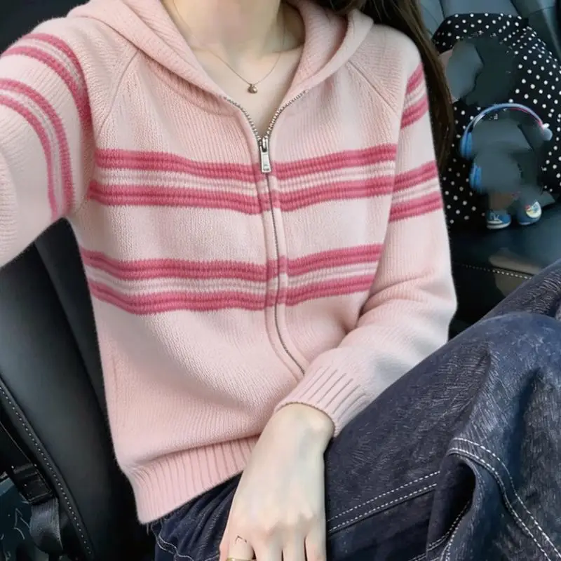 Autumn New Fashionable Women's Hooded Short Cardigan with Elegant Temperament Loose Zipper Sweater Jacket for Girls Versatile