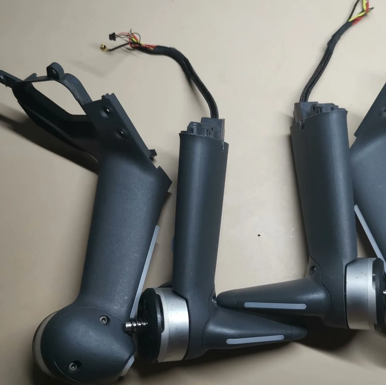 1 個のオリジナルフロント/リア/左/右アーム、モーター付き DJI FPV 用中古交換品