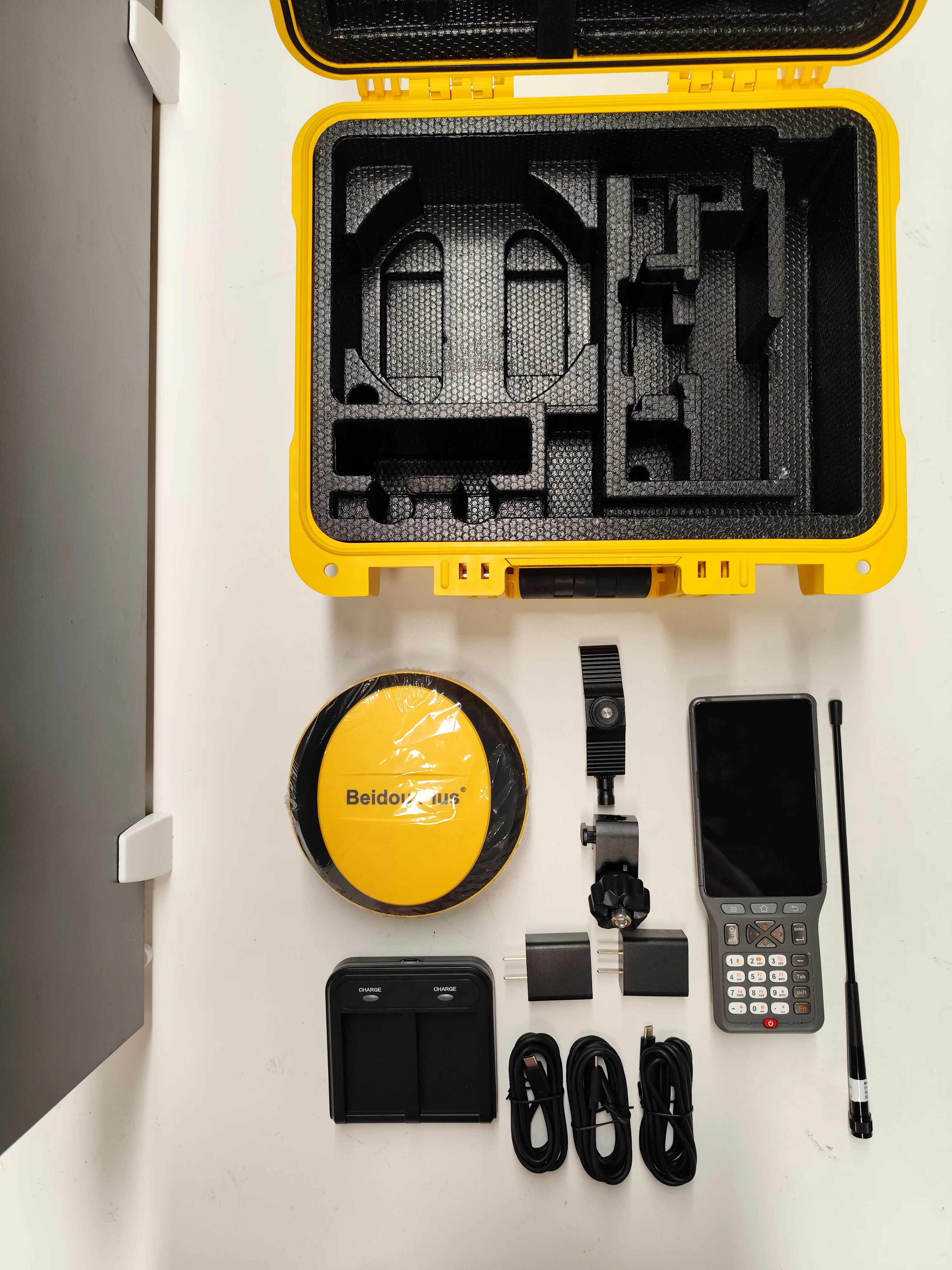 

GNSS-приемник Unistrong G970II Pro Set с позиционированием до сантиметровой точности, E-survey E600 RTK