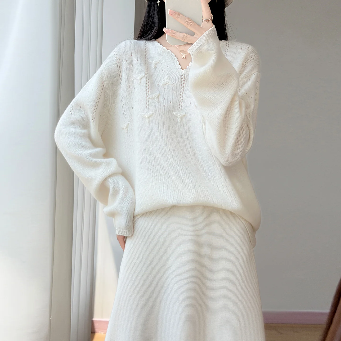 100% wool women's new set full sleeve knitted V-neck pullover sweater trendy and stylish short skirt women's wool two-piece set