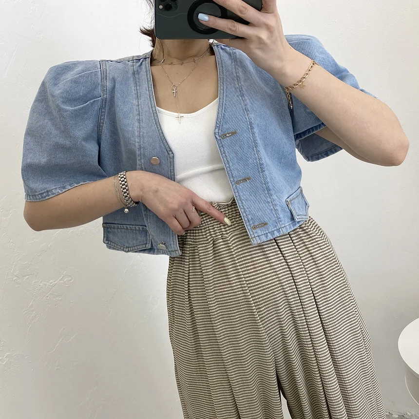 

Summer Short Bubble Sleeve Single Button Denim Jacket Women's Loose Fit Multi Pocket Cotton Denim V Neck Straight Hem Jacket