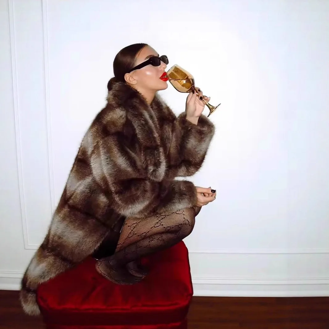 Abrigo largo de piel sintética con estampado para mujer, abrigo grueso elegante con cuello vuelto, chaquetas cálidas, abrigos sueltos para mujer, ropa de calle para invierno 2025