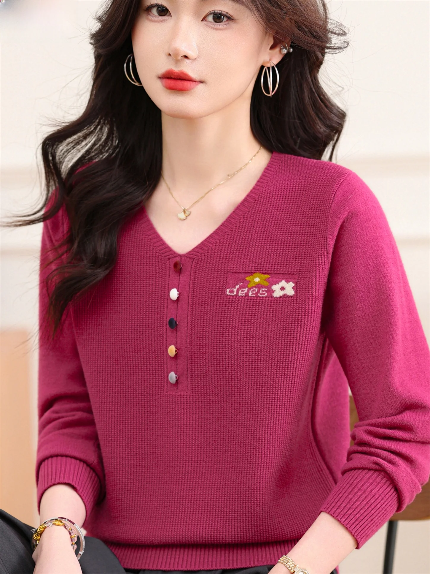 

Faionable V-Ne Base irt Loose Women's Inner Wear Slimming Personali Base irt Mommy Sle Spring New Arrival