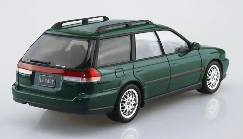 Aoshima 06496 Static Assembled Car Model Toy 1/24 Scale For Subaru BG5 Touring Car Model Kit