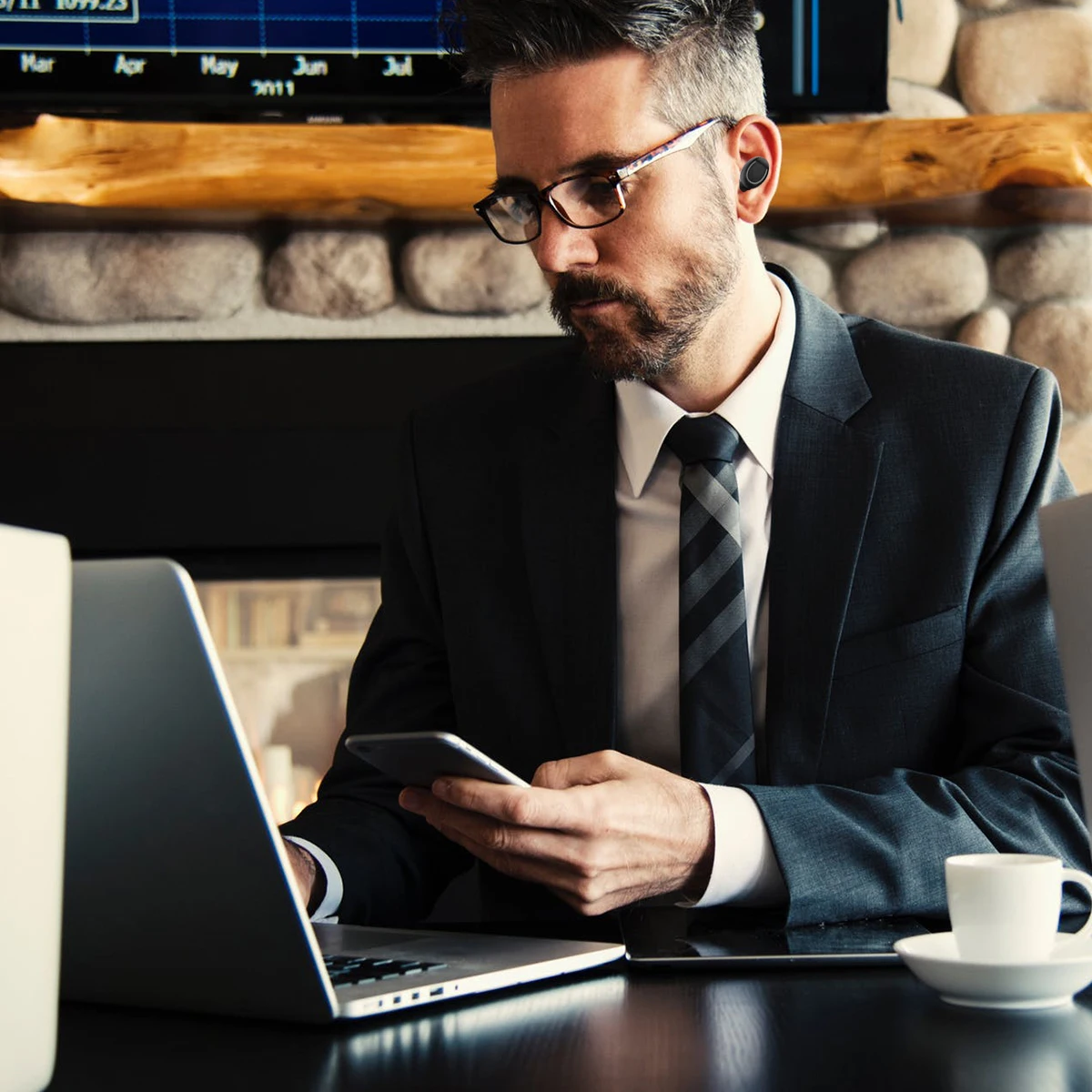 

1Set Mini Waterproof Earbuds Wireless in-Ear Earphones Touch Control Portable Sports Digital Display LED Indicator