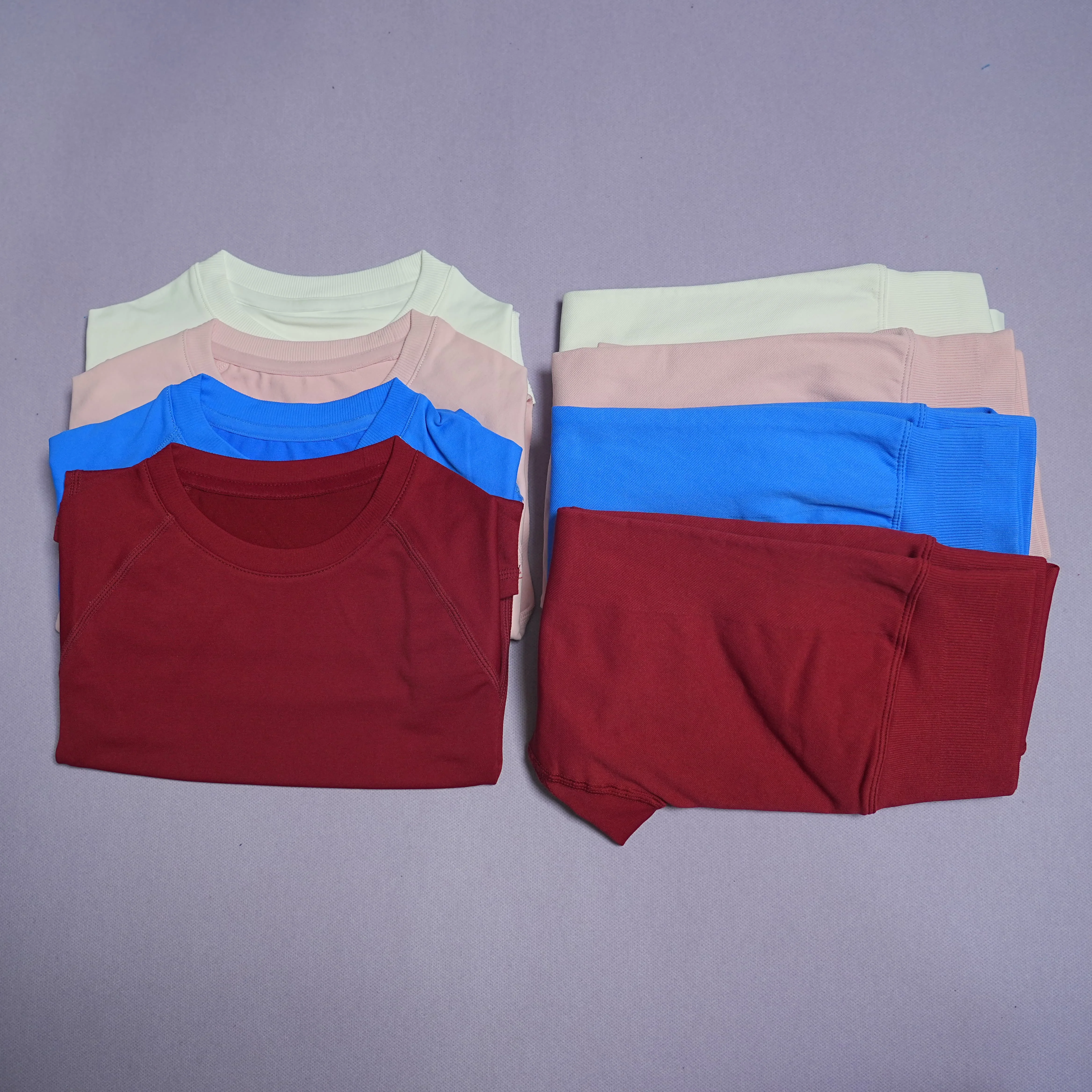 

Комплект из 2 предметов: женский спортивный костюм с дышащим топом с короткими рукавами и круглым вырезом, брюки для йоги, для спортзала, бега и тренировок