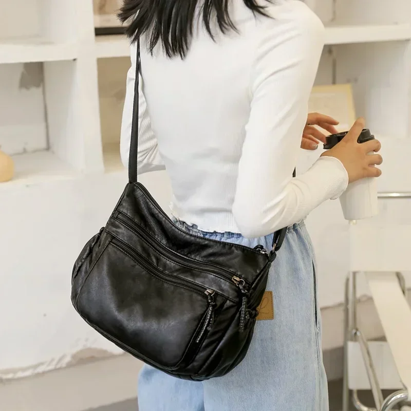 

1 Pcs Large Capacity Soft Leather Women's Bag Retro ShoulderBag Simple Crossbody Bag Middle-aged Mom Ladies Messenger Bag