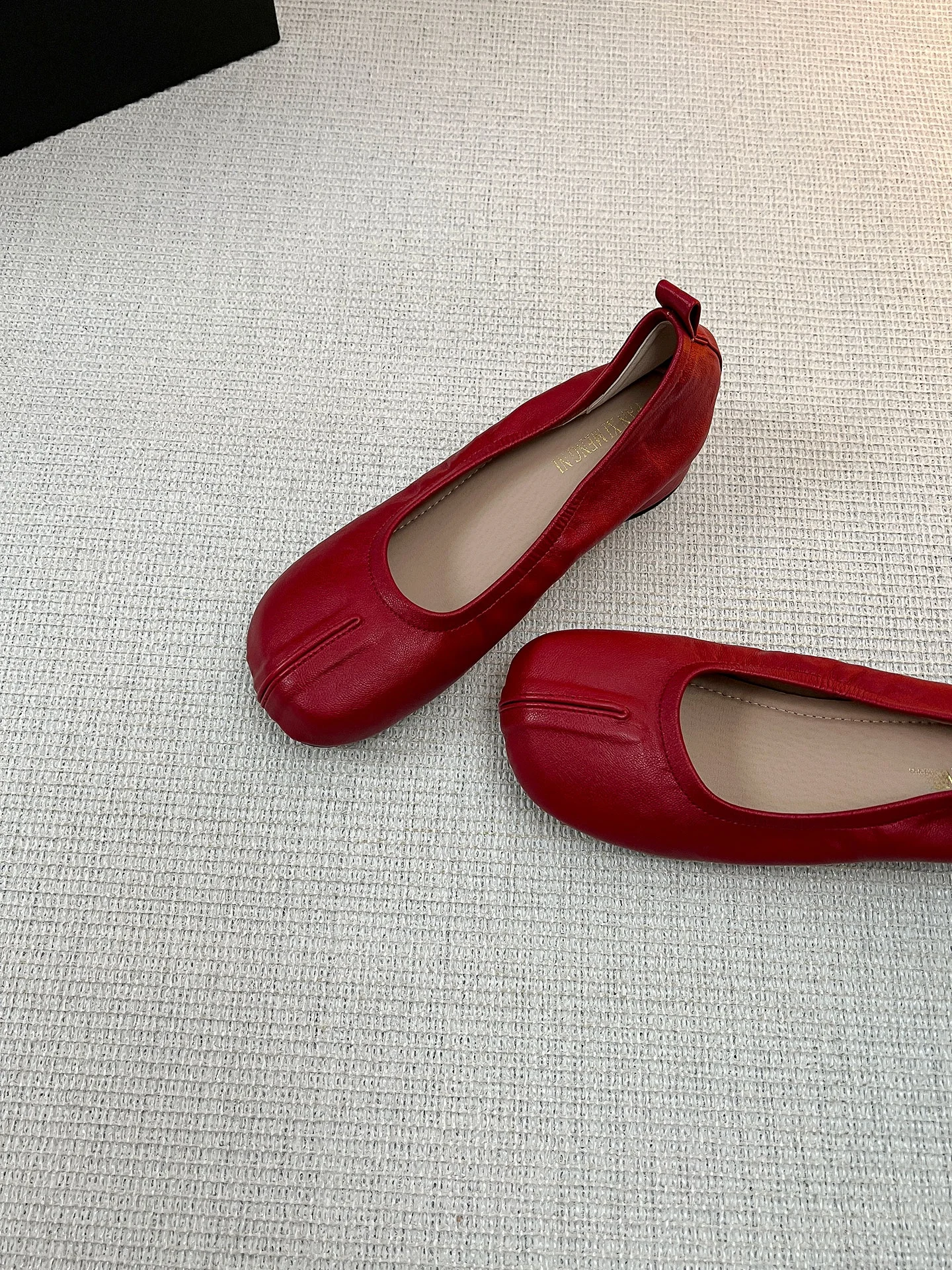 mocassini-retro-in-pelle-da-donna-rosse-con-tacco-grosso-stile-commuting-con-punta-divisa-alla-moda