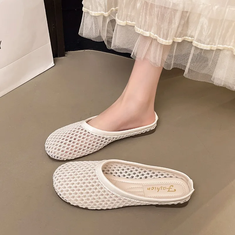 شباشب مسطحة كبيرة الحجم للنساء لصيف 2025 موضة جديدة جوارب شبكية لصيد السمك مع صنادل كاجوال شبكية من حجر الراين #3