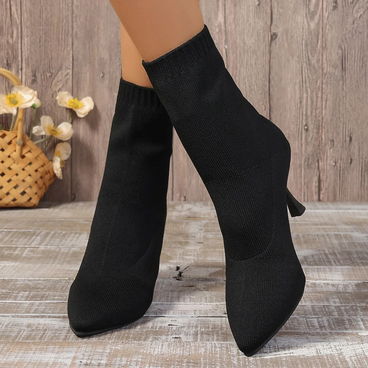 Buty damskie Wygodne elastyczne buty Szpiczaste cienkie buty dla kobiet Ankle Stretch Fabric Winter Hot High Heels Women Boots