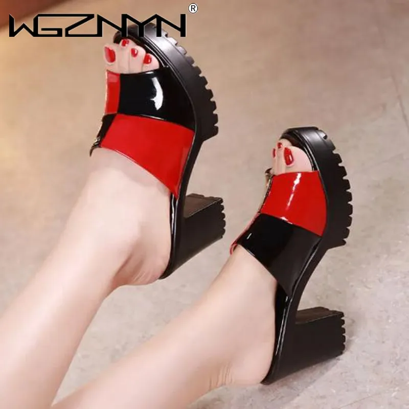 Sandálias luxuosas de plataforma de couro envernizado, sapatos peep toe de verão, chinelos elegantes de salto alto, calçados femininos para festa e escritório 2024