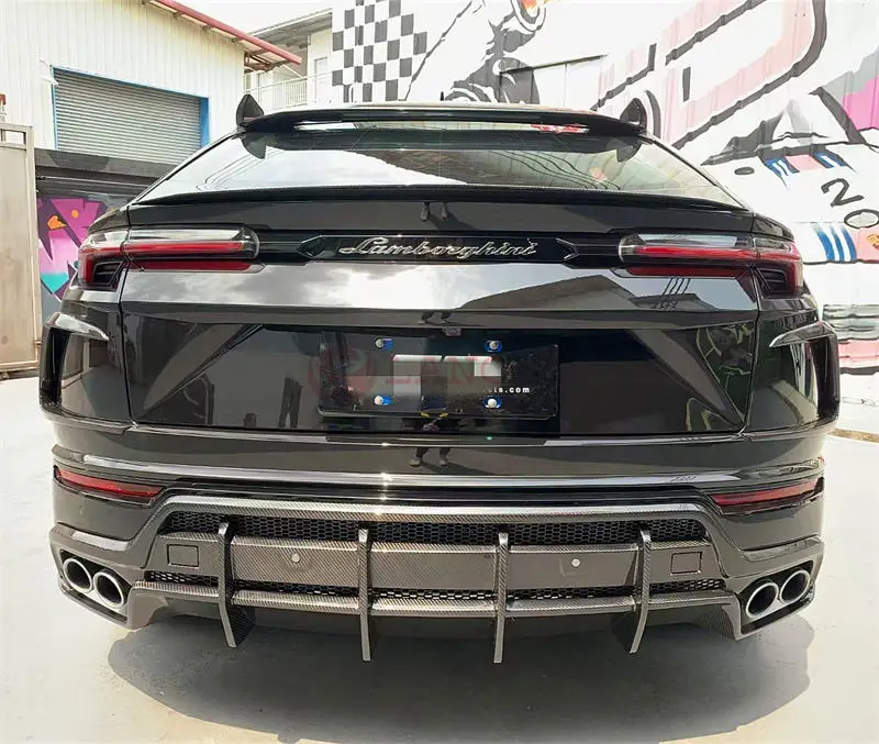 

TOPCAR Dry Carbon Fiber Rear Diffuser Stylish Body Part for Lamborghini URUS
