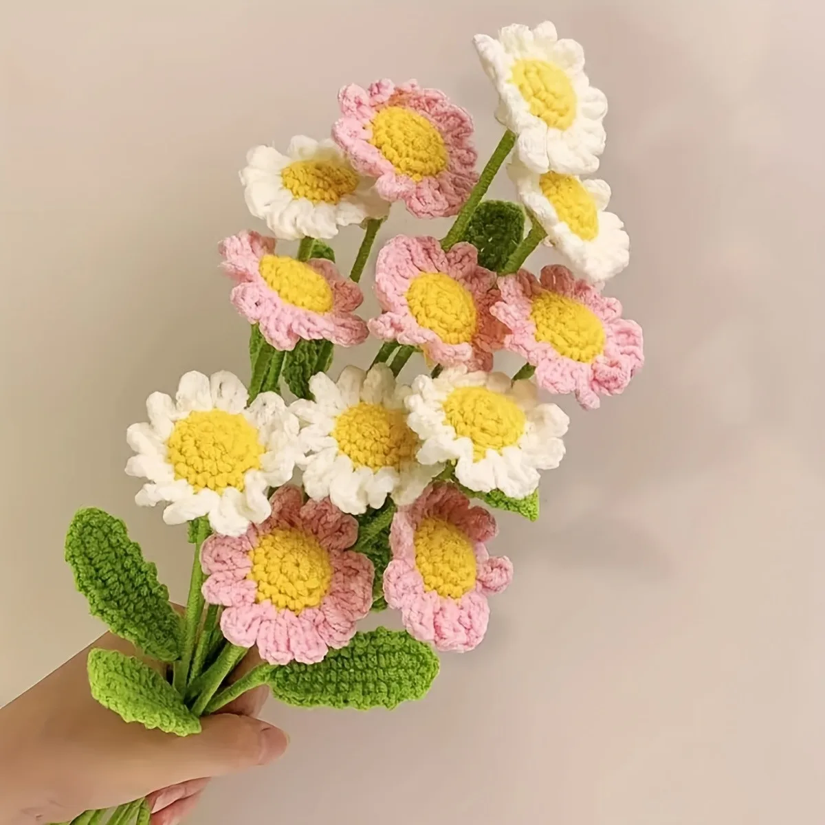 5-Piece Set of Handmade Crocheted Small Daisies for Bedroom, Living Room, Study Decoration, Artificial Flowers