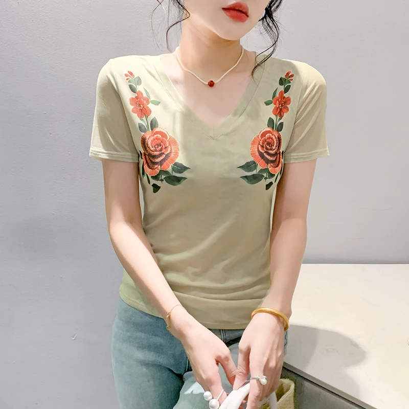 Camiseta con estampado de flores para mujer, ropa Europea elegante y Sexy, cuello en V, camisetas informales ajustadas de manga corta 2024