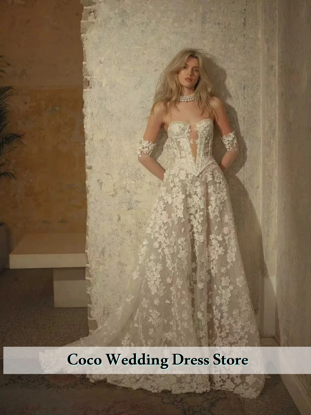 

Customized Elegant A Line Women's Wedding Dresses Lace Appliques Bride Gowns Sleeveless Backless Vestido De Novia