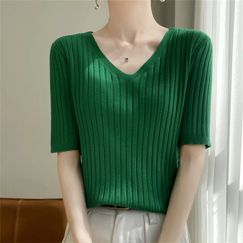 Knitted Short Sleeved T-shirt for Women\'s Summer Thin Sweater with A Slimming Design UnderneathHalf Sleeved Top
