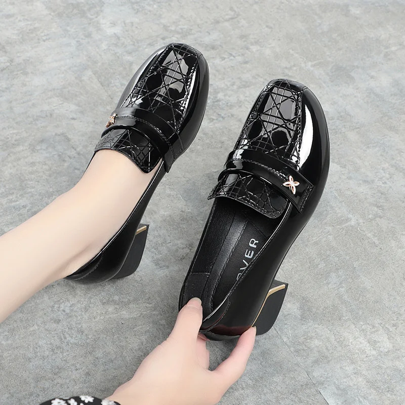 British Style Deep Mouth Block Heels Shoes Women Loafers Bright Leather Spring Autumn Office Mom Soft Leather Shoes