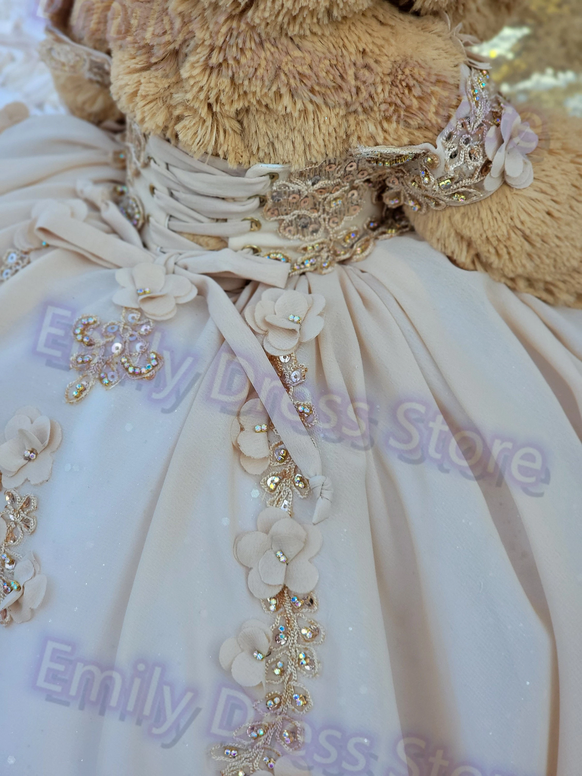 ที่กําหนดเองแชมเปญดอกไม้สาวชุดสําหรับงานแต่งงาน Tulle Puffy แขนกุด Elegant เด็กทารกวันเกิด First Communion Gown