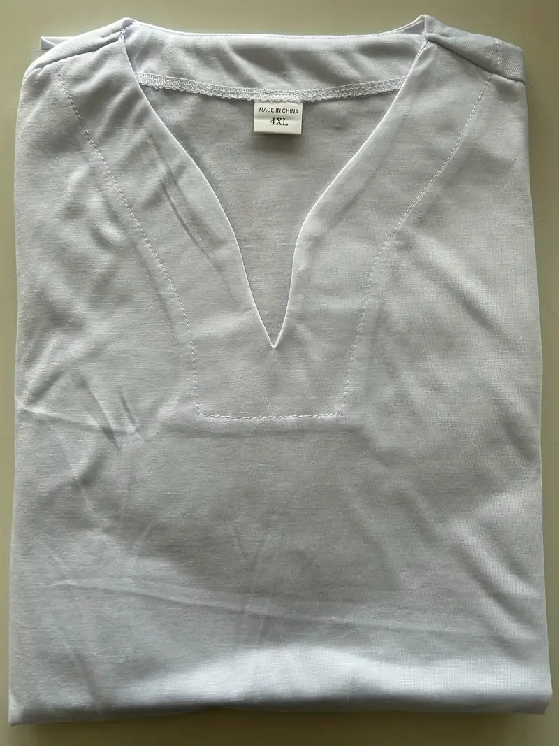 Men's V-neck T-shirt, summer trendy short-sleeve top, available in various colours, knitted elegant fashionable short sleeves.