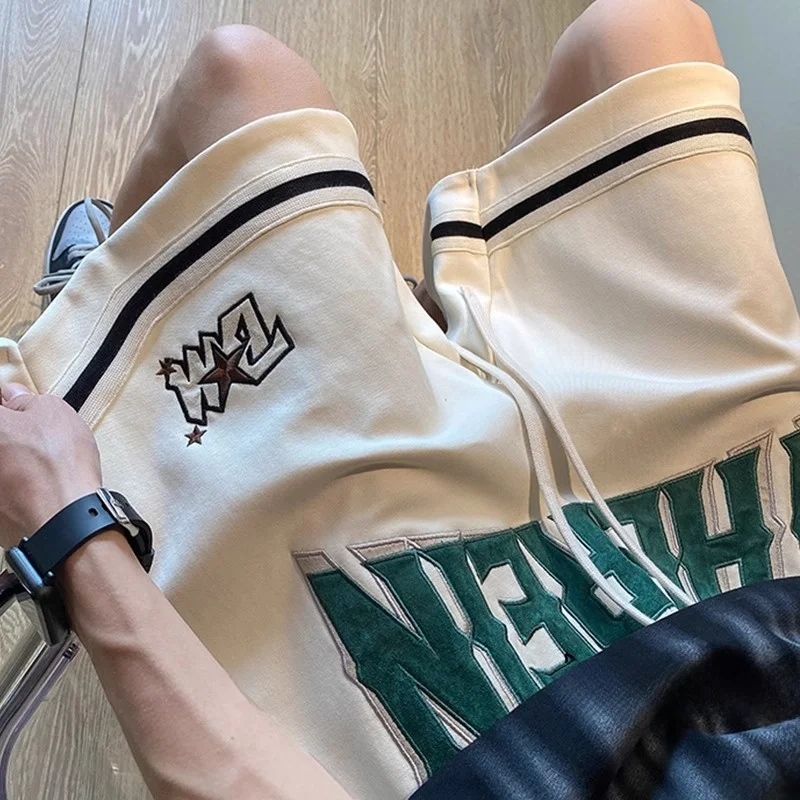 

American Sle Spor orts High Street Hip Hop Embroidered Five-Quarter Length Casual Baskeall Pants for Men And Women