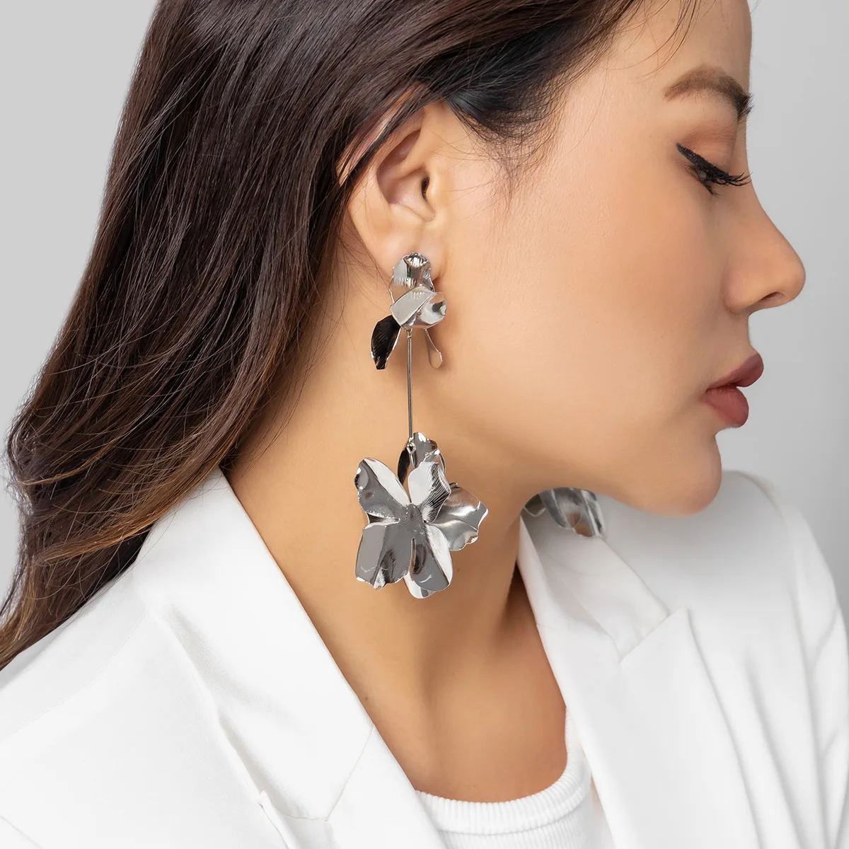Niche Design Geometric Irregular Faux Pearl Earrings Sweet Cool French Minimalist Lightweight Elegant Studs for Women